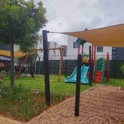 Charming 2-Bedroom Apartment in Midrand, Close to Mall of Africa Others