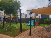Charming 2-Bedroom Apartment in Midrand, Close to Mall of Africa - شرفة