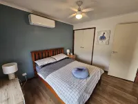Charming 3-Bedroom House in Meadow Heights - Perfect Family Retreat - บังกะโล