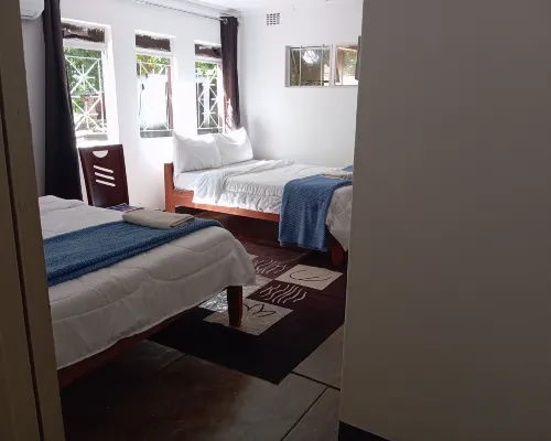 Blue Waxbill Lodge Hotels in Mambwe