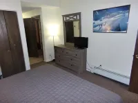 Snowflake 1 Bed Plus Den 2 Bath