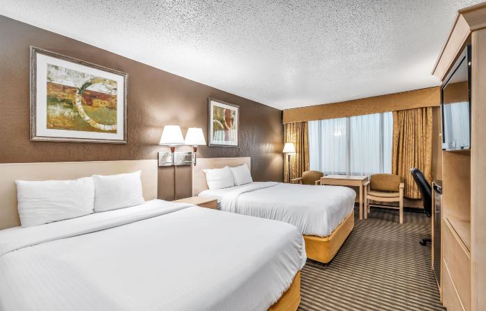 Seven Oaks Hotel Regina, SureStay Collection by Best Western