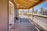 Lake Days, Trails & More! Updated Apt in Mineville -  Appartamenti vacanze