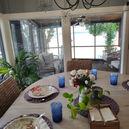"Sunrise Cottage" Beautiful Lakefront Panoramic View W/ Hot Tub and Boat Dock