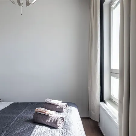 Top floor 1BR Apt with Balcony & AirCon