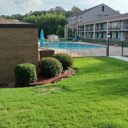 Days Inn & Conf Center by Wyndham Southern Pines Pinehurst
