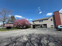 Hyannis Host Inn