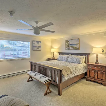 Spacious Home w/ Yard, 20 Miles to Olympic NP Hotels in Sequim