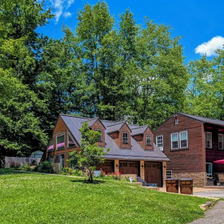 Woodland Spa Sanctuary: Delaware Home w/ Swim Spa