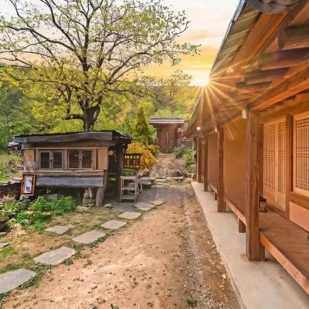 Gyeongju Seokgulam Pension Отели рядом с достопримечательностью «Храм Голгулса»