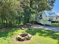 Luxury 5th Wheel Glamping In Style In Historic Mentone,  Alabama - 2-Star
