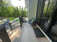 Custom 4-Bedroom Home, Boat Slip, Fenced Backyard, Pool & Paved Bike Path. - Wifi
