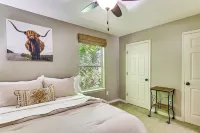 Near MSU & Historic Cotton District! Condo w/ Pool - 2-Star