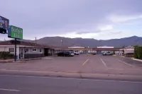 Budget Inn - con vistas a la montaña