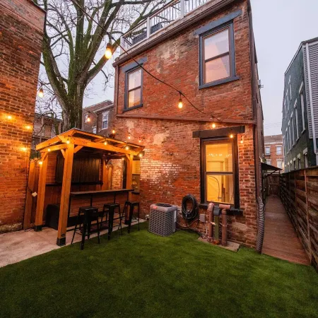 Velvet Haus Downtown 3rd Floor Deck Backyard