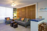 Kuhio Banyan - Kitchens