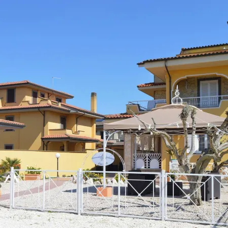 Miu' B&B , Ciampino , Villa Con Piscina e Parcheggio Privato