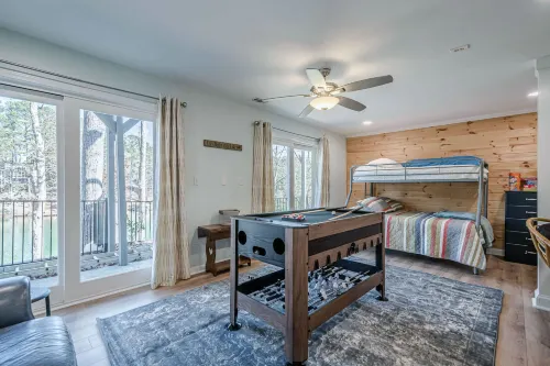 Lakefront Luxury - Boat Slip - Kayaks - Game Room - WiFi