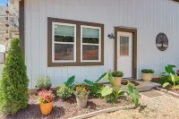 Close to Lake Chatuge! Modern Hillside Barndo Apt! - 4 Sao