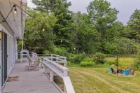 Rocky Branch Retreat on 33 acres with fenced yard, fireplaces & deck - Butik