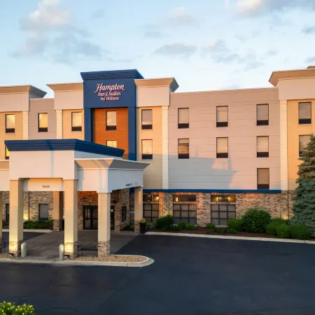 Hampton Inn & Suites Addison