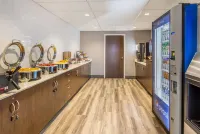 Microtel Inn & Suites by Wyndham Timmins - breakfast
