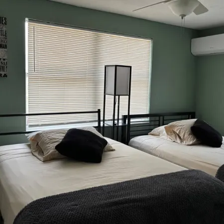 Aparment Downtown Sarasota 2BR, 2BA,  PetFriendly Beaches, 5 People