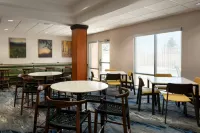 Fairfield Inn & Suites Redding - breakfast