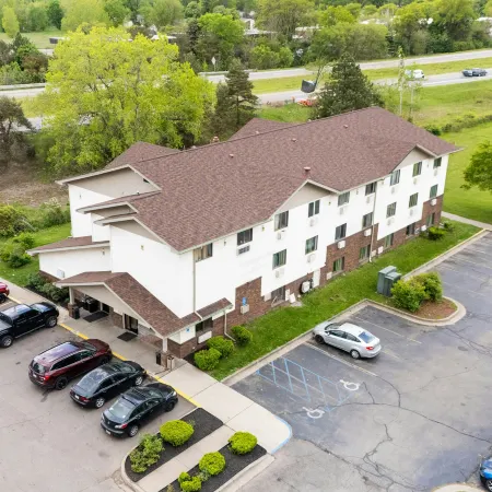 Super Inn by OYO Lansing MI