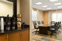 Fairfield Inn & Suites Weirton - parking