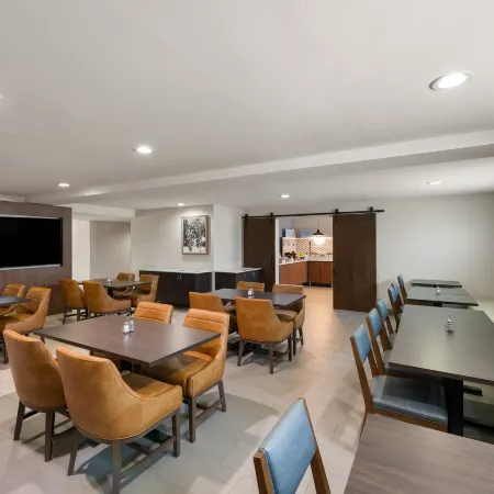 Holiday Inn Express & Suites PASO ROBLES by IHG