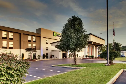 Holiday Inn Express HORSE CAVE by IHG - 3 tähden