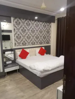 Hotel Ladli Ji Inn - พร้อมระเบียง