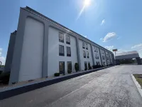 Spark by Hilton Franklin - 2-stjärniga