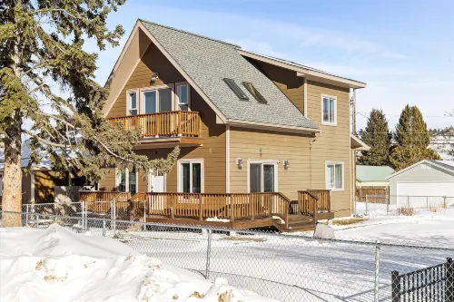 Modern Red Lodge Cabin - Walk to Broadway Ave - 3-Star
