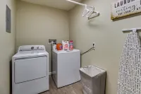 Walk to Park + Playground! ABQ Home w/ Fire Pit - Wi-Fi