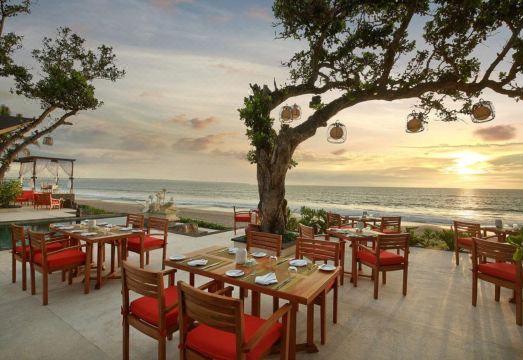 1. 더 스미냑 발리..