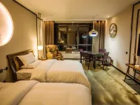 Yufeng Jade Hotel (Jianjiang Avenue Branch, Duyun City) Hotel a Duyun