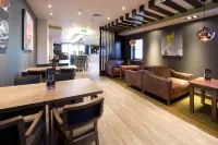 Colchester Town Centre Hotels near Colchester Institute