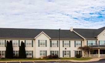 Country Inn & Suites by Radisson, Stockton, IL