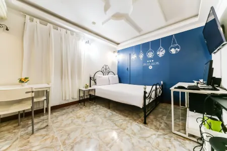 Banana Biztel, Jukdo Market, Pohang Отели рядом с достопримечательностью «Yeongullae Beach»