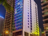 Maximilan Danang Beach Hotel Hotels in Da Nang