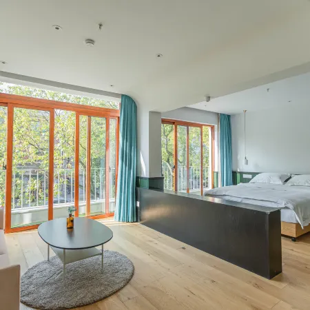 Moganshan Qingyu Yunsu Homestay (Yucun Square)