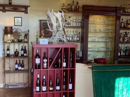 Bahnhofshotel Die Neue Bühne Отели рядом с достопримечательностью «Kirche Neu Golm»