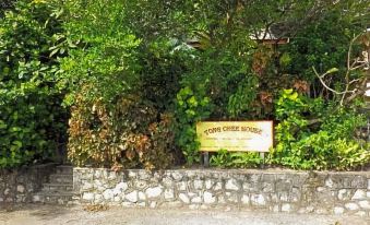 Tong Chee House