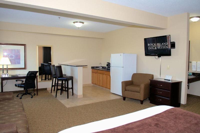 Rock Island Inn & Suites