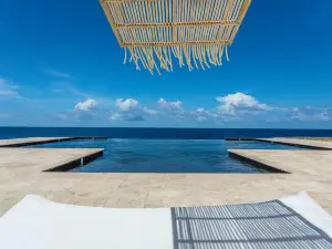 Trident Hotel