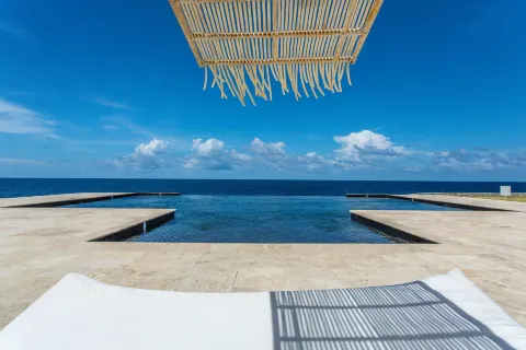 Trident Hotel