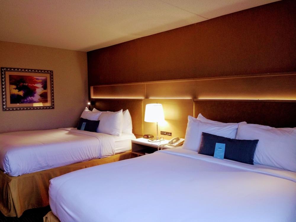 Radisson Hotel & Conference Center Champaign Urbana