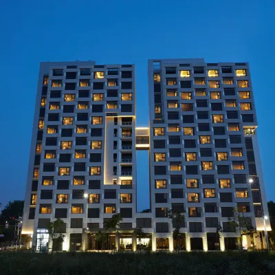 رويال إمبوريوم إنتشون أيربورت هوتل Hotels near محطة مترو إنتشون